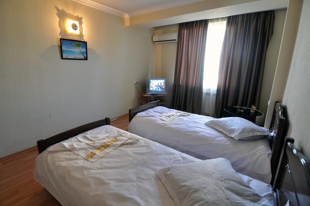 Sun Rise Hotel Тбилиси Номер фото
