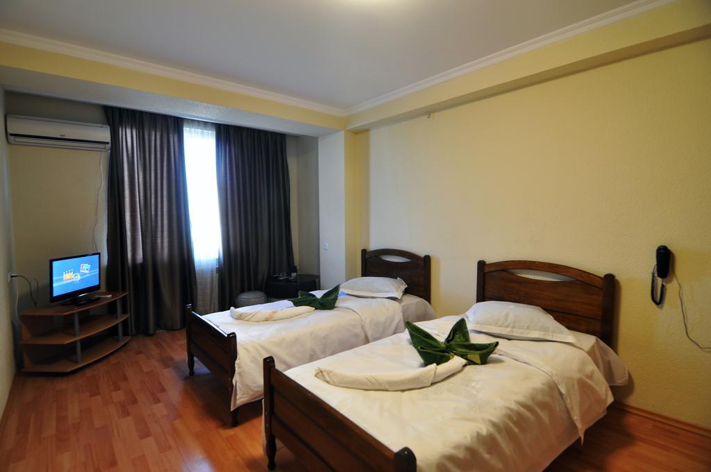 Sun Rise Hotel Тбилиси Номер фото