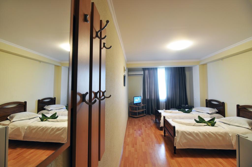 Sun Rise Hotel Тбилиси Номер фото